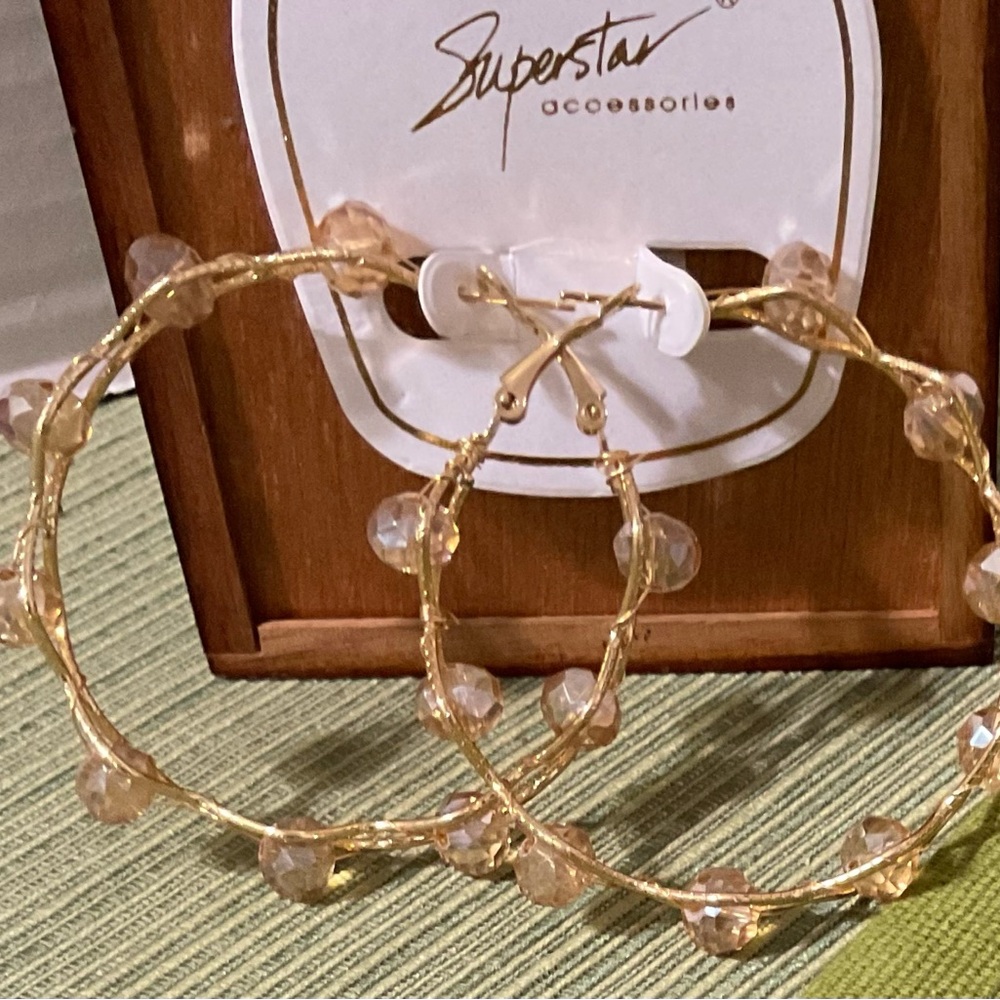 Superstar Accessories Gold Hoop Earrings Clear Beige Beads beautiful set